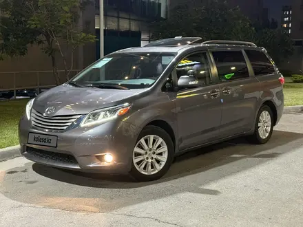 Toyota Sienna 2015 года за 16 000 000 тг. в Алматы