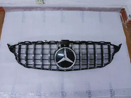 Решотка радиатора Mercedes-Benz W205 за 90 000 тг. в Алматы