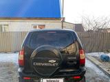 Chevrolet Niva 2005 года за 1 500 000 тг. в Уральск – фото 4