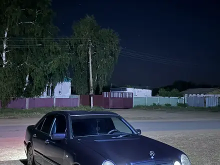Mercedes-Benz E 200 1997 года за 2 600 000 тг. в Павлодар – фото 3