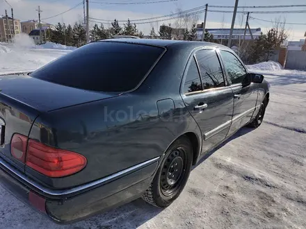 Mercedes-Benz E 230 1996 года за 2 100 000 тг. в Петропавловск – фото 3