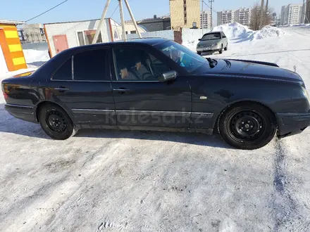 Mercedes-Benz E 230 1996 года за 2 100 000 тг. в Петропавловск – фото 5