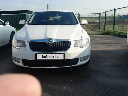 Skoda Superb 2013 года за 3 500 000 тг. в Шымкент