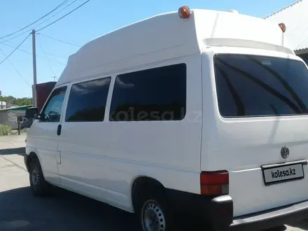 Volkswagen Transporter 2002 года за 4 400 000 тг. в Семей – фото 2