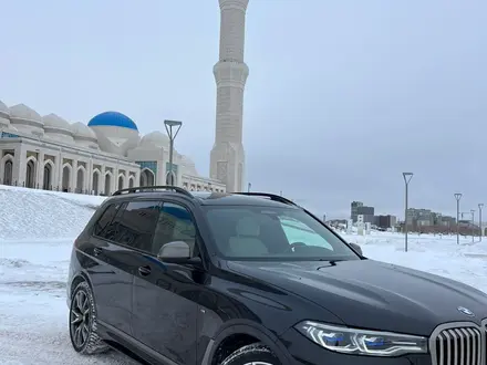 BMW X7 2021 года за 48 500 000 тг. в Астана – фото 2