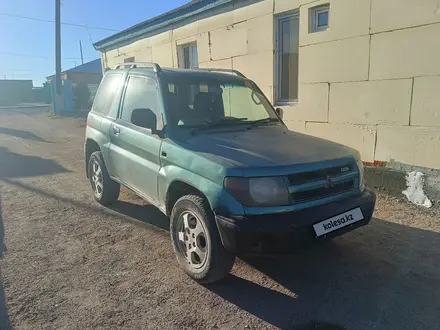 Mitsubishi Pajero iO 1998 года за 1 400 000 тг. в Семей