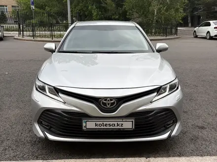 Toyota Camry 2018 года за 10 500 000 тг. в Астана – фото 3