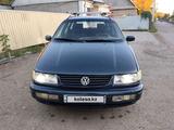 Volkswagen Passat 1993 годаүшін1 250 000 тг. в Уральск – фото 2