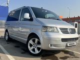 Volkswagen Caravelle 2007 годаүшін13 500 000 тг. в Алматы