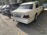 Mercedes-Benz E 220 1987 годаfor1 800 000 тг. в Шымкент