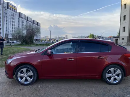 Chevrolet Cruze 2011 года за 2 800 000 тг. в Астана – фото 2