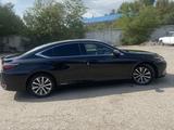 Lexus ES 300h 2019 года за 21 000 000 тг. в Павлодар – фото 2