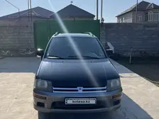 Mitsubishi Space Runner, 2000