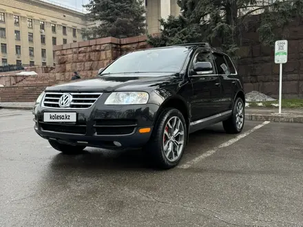 Volkswagen Touareg 2004 года за 5 300 000 тг. в Алматы