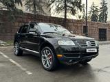 Volkswagen Touareg 2004 года за 5 300 000 тг. в Алматы