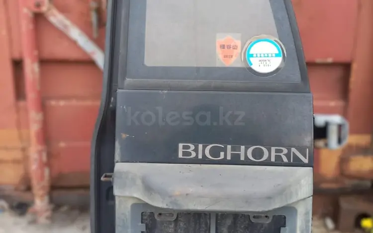 Дверь багажника Isuzu Trooper за 30 000 тг. в Усть-Каменогорск