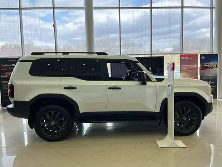 Toyota Land Cruiser Prado Luxe 2025 года за 47 800 000 тг. в Актобе – фото 3