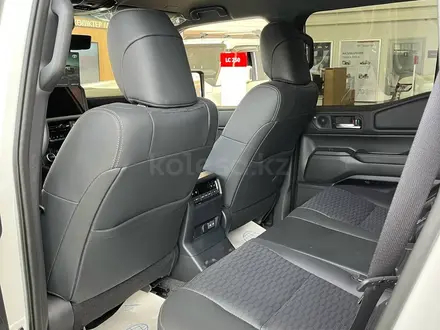 Toyota Land Cruiser Prado Luxe 2025 года за 47 800 000 тг. в Актобе – фото 10