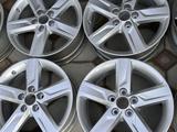 Диски Toyota Camry 50se R17 5*114/3 оригиналь за 150 000 тг. в Актау