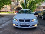 BMW 320 2010 года за 3 389 000 тг. в Алматы – фото 2