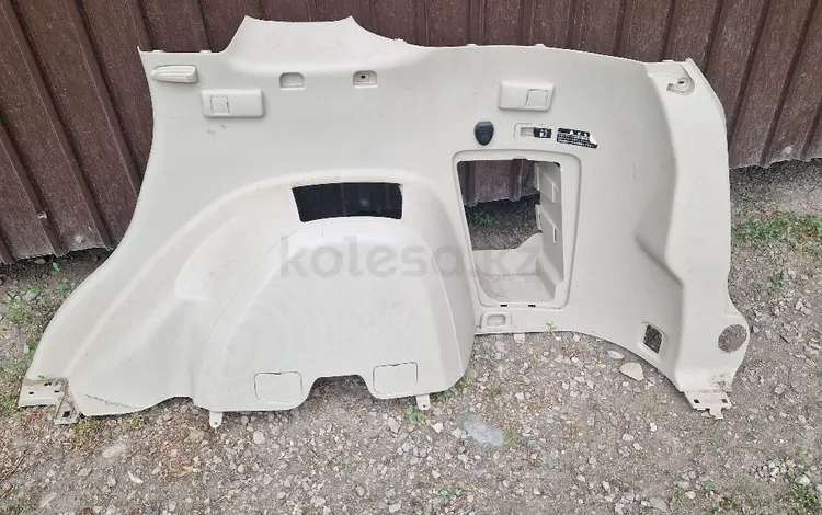 Обшивка багажника на Mitsubishi Outlander XL за 20 000 тг. в Алматы