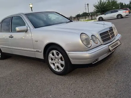 Mercedes-Benz E 240 1996 года за 4 800 000 тг. в Тараз