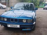BMW 520 1990 года за 700 000 тг. в Алматы – фото 2