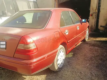 Mercedes-Benz C 220 1993 года за 1 350 000 тг. в Астана – фото 2