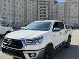 Toyota Hilux 2024 года за 19 700 000 тг. в Актау