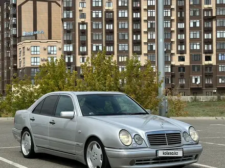 Mercedes-Benz E 55 AMG 1999 года за 6 800 000 тг. в Атырау – фото 2