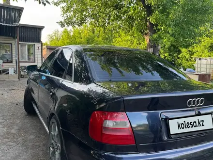 Audi A4 1996 года за 1 300 000 тг. в Караганда – фото 2
