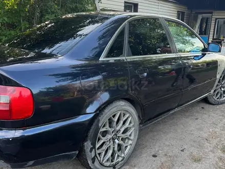 Audi A4 1996 года за 1 300 000 тг. в Караганда