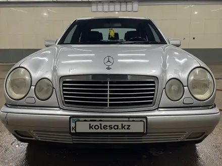 Mercedes-Benz E 320 1999 года за 5 400 000 тг. в Астана