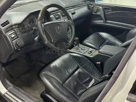 Mercedes-Benz E 320 1999 года за 5 400 000 тг. в Астана – фото 6