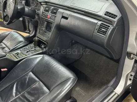 Mercedes-Benz E 320 1999 года за 5 400 000 тг. в Астана – фото 7