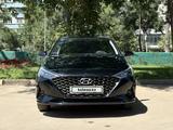 Hyundai Accent 2022 года за 7 790 000 тг. в Алматы – фото 2
