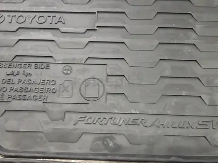 Накидка на панель приборов Toyota Fortuner с 2012г за 5 500 тг. в Алматы – фото 11