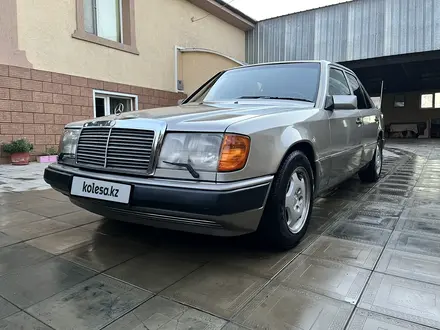 Mercedes-Benz E 230 1992 года за 2 500 000 тг. в Алматы – фото 4