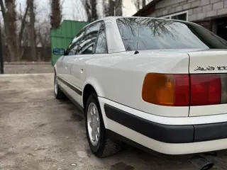 Audi 100