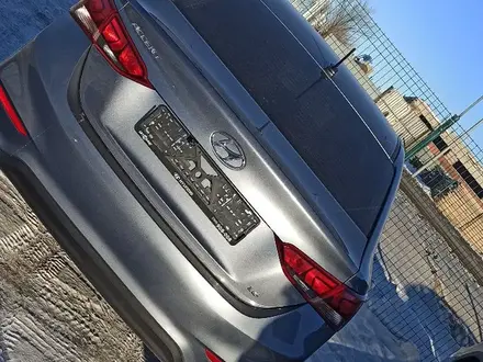 Hyundai Accent 2018 года за 7 450 000 тг. в Караганда – фото 2