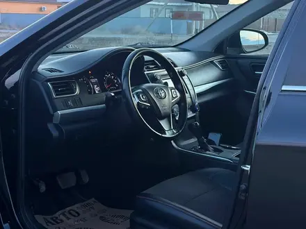 Toyota Camry 2015 года за 6 500 000 тг. в Атырау – фото 9