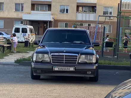 Mercedes-Benz E 280 1992 года за 2 500 000 тг. в Талдыкорган