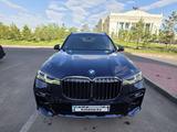 BMW X7 2022 года за 45 000 000 тг. в Астана