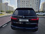 BMW X7 2022 года за 45 000 000 тг. в Астана – фото 4