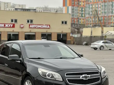 Chevrolet Malibu 2012 года за 6 100 000 тг. в Алматы – фото 2