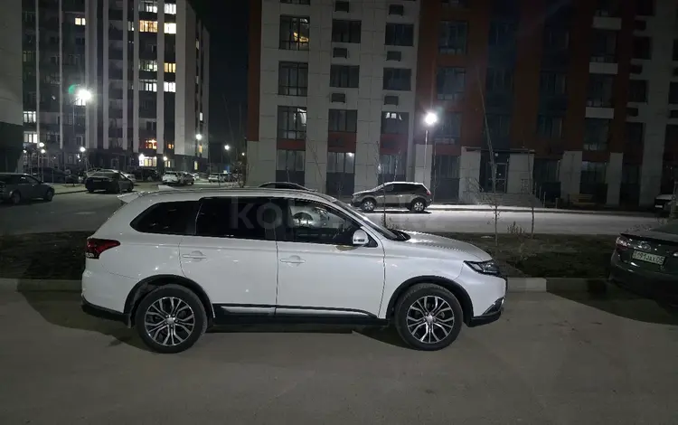 Mitsubishi Outlander 2018 года за 9 800 000 тг. в Алматы