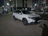 Mitsubishi Outlander 2018 года за 9 800 000 тг. в Алматы – фото 2