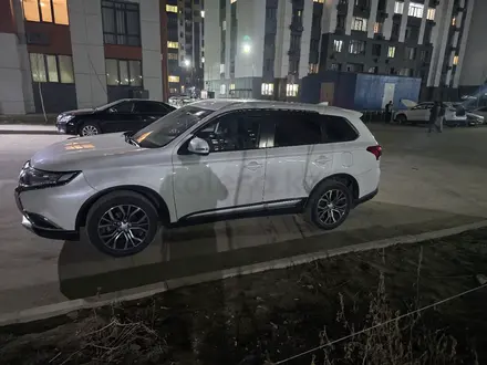 Mitsubishi Outlander 2018 года за 9 800 000 тг. в Алматы – фото 3