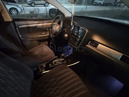 Mitsubishi Outlander 2018 года за 9 800 000 тг. в Алматы – фото 5