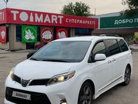 Toyota Sienna 2018 года за 16 000 000 тг. в Алматы